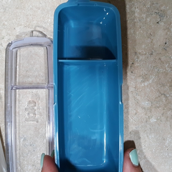 #216. Lot of 2 Joie snack boxes. Green and Blue - Picture 4 of 6